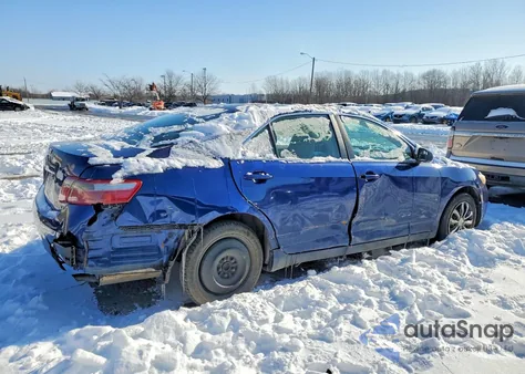 2007 Toyota Camry Ce z USA, uszkodzony, nr VIN 4T1BE46K17U180940